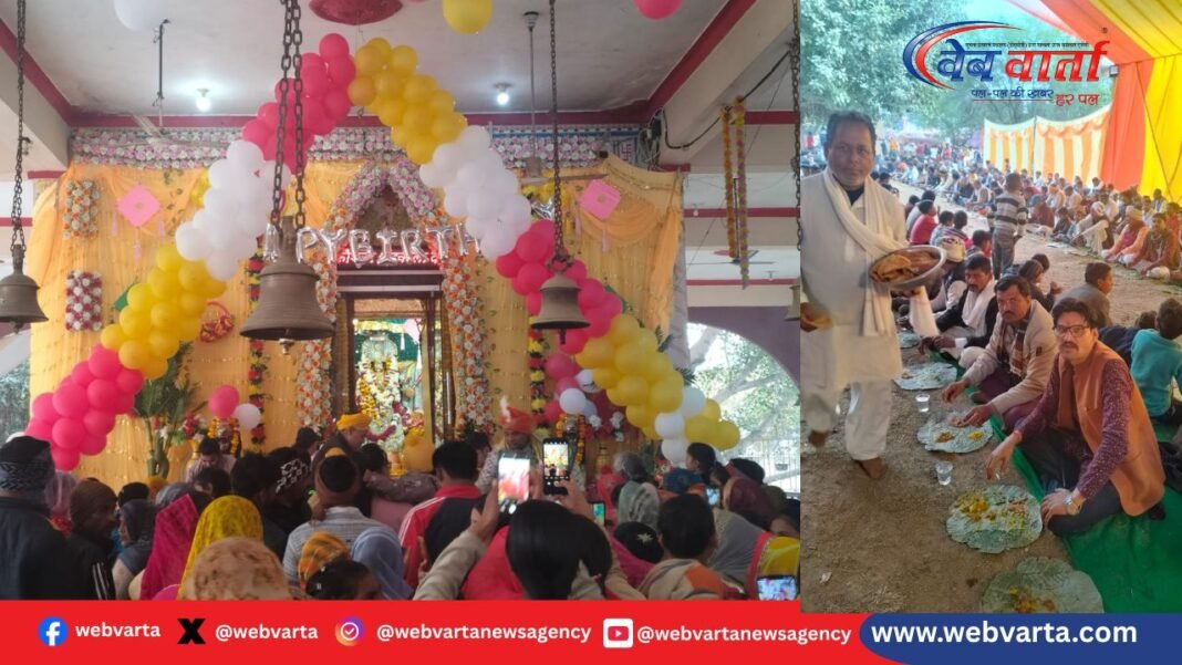 माँ रणकौशला देवी जन्मोत्सव के दौरान मंदिर परिसर में श्रद्धालुओं की भीड़