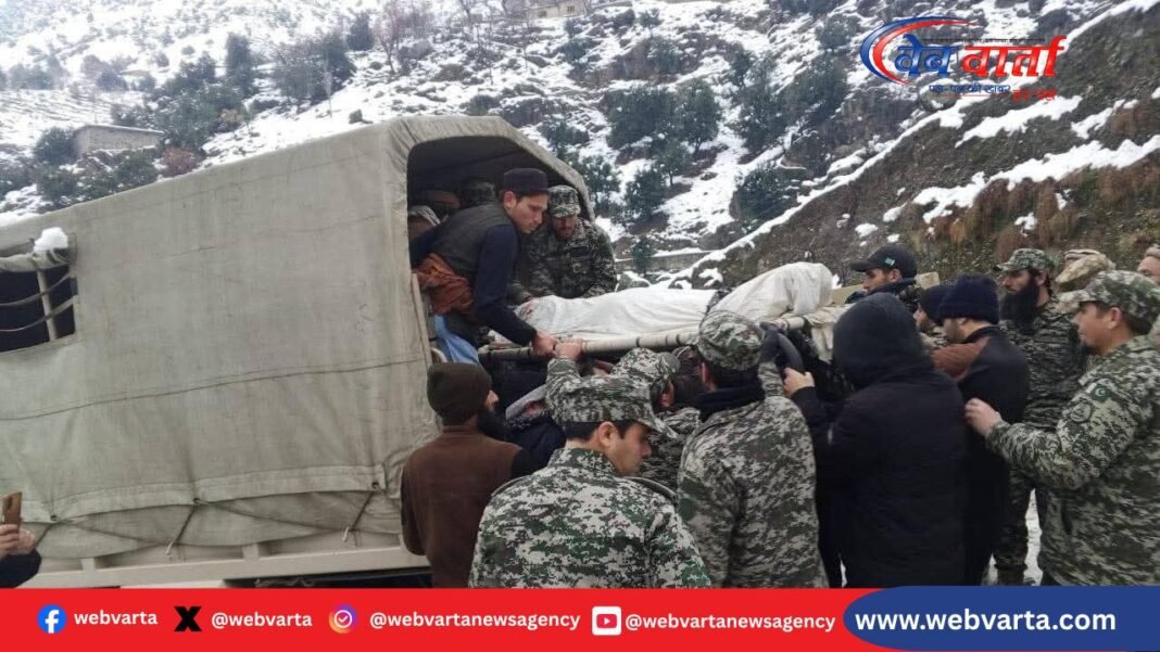 Pakistan Avalanche Chitral: पाकिस्तान के खैबर पख्तूनख्वा में हिमस्खलन से तबाही