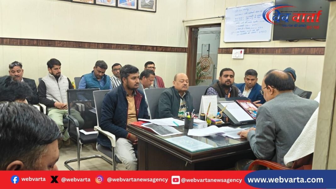 पराक्रम दिवस मॉक-ड्रिल को लेकर बलरामपुर में सीएमओ द्वारा आयोजित बैठक