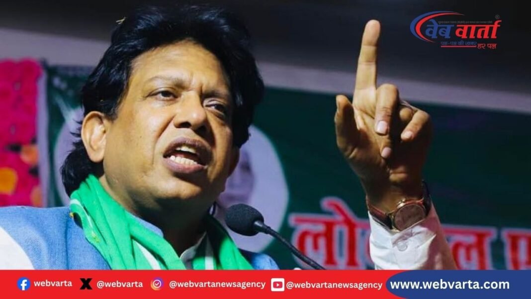 लोकदल अध्यक्ष सुनील सिंह चीन नीति पर बयान देते हुए