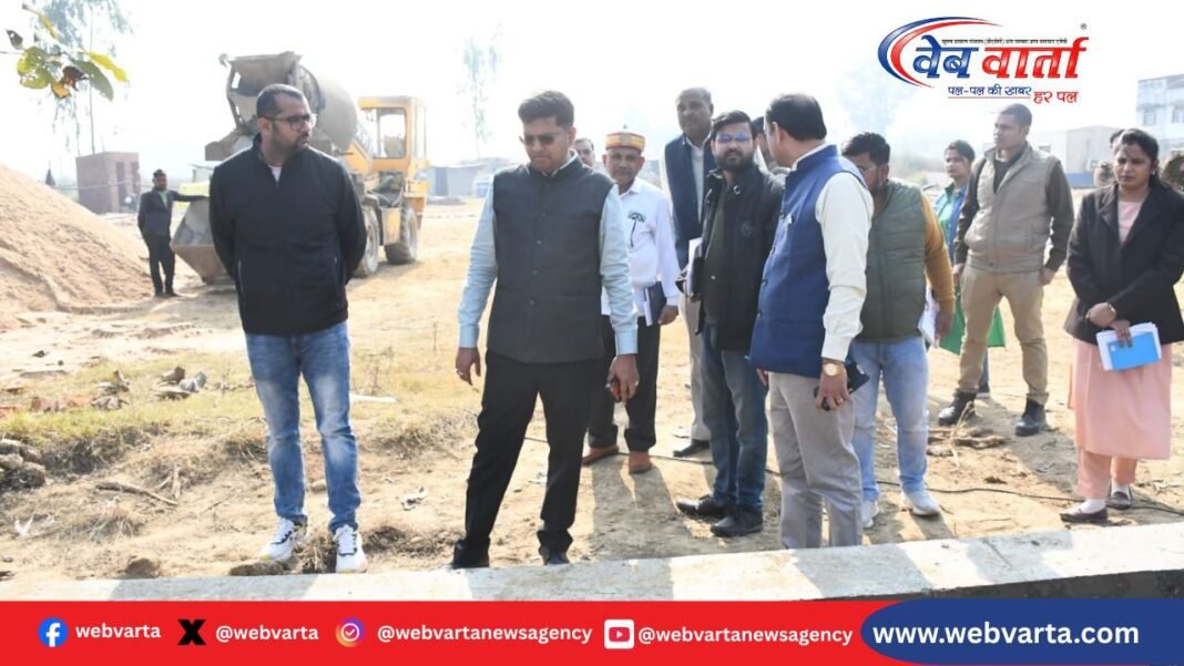 siddharthnagar-dm-inspection-chhitouna-rail-overbridge-2026 सिद्धार्थनगर के जिलाधिकारी शिवशरणप्पा जी.एन. छितौना ओवरब्रिज निर्माण कार्य का निरीक्षण करते हुए