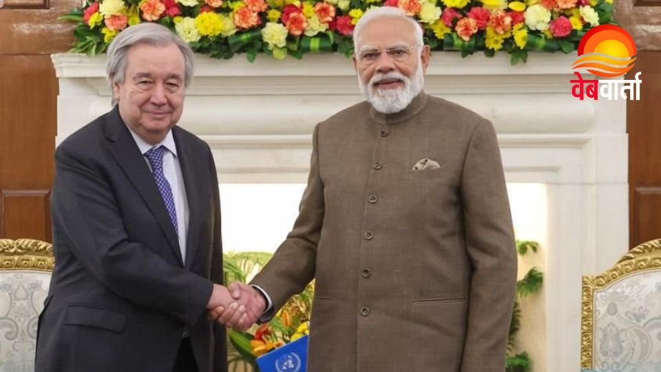 AI Impact Summit 2026 में वैश्विक नेताओं से बातचीत करते पीएम मोदी