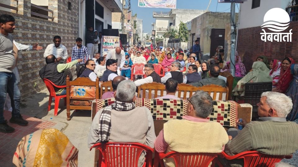 सोनीपत में कांग्रेस की जनसभा को संबोधित करते नेता