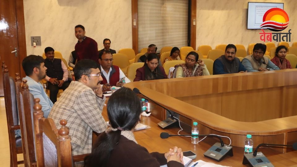 हरदोई में मतदाता सूची पुनरीक्षण अभियान की समीक्षा बैठक