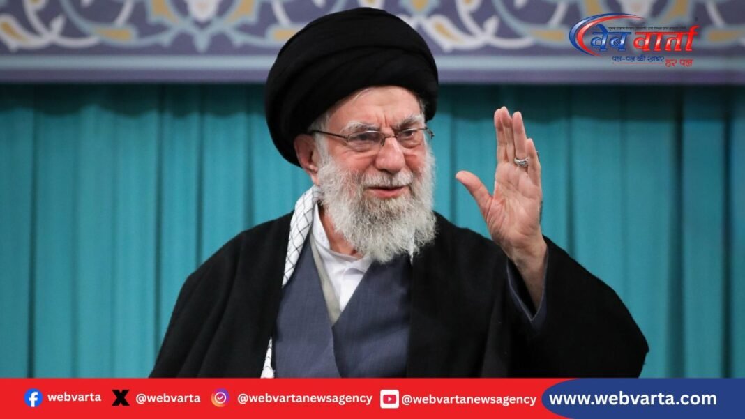 ईरान के सुप्रीम लीडर अली खामेनेई अमेरिका को चेतावनी देते हुए
