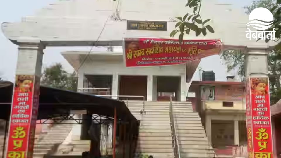 कुशीनगर के मैनपुर देवी मंदिर में हुई तोड़फोड़ की घटना