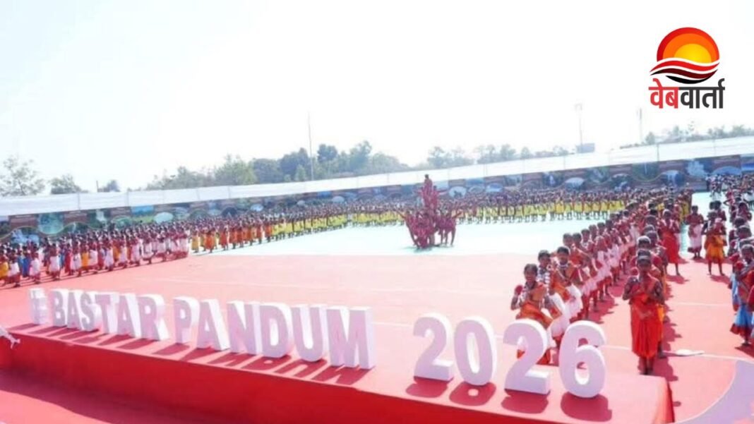 बस्तर पंडुम उत्सव की सराहना करते प्रधानमंत्री नरेंद्र मोदी