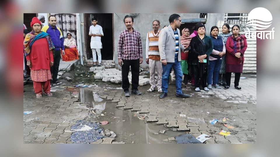 यमुनानगर की रामपुरा कॉलोनी में जलभराव और जाम नालियों की स्थिति