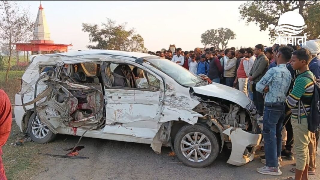 शाहजहांपुर में डंपर और अर्टिगा की भीषण टक्कर