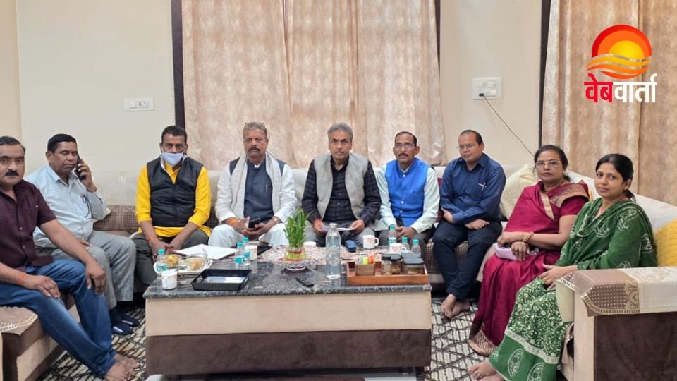 Teachers Protest Against Mandatory TET in Lalitpur Uttar Pradesh ललितपुर शिक्षक धरना प्रदर्शन Lalitpur Teacher Protest Demonstration