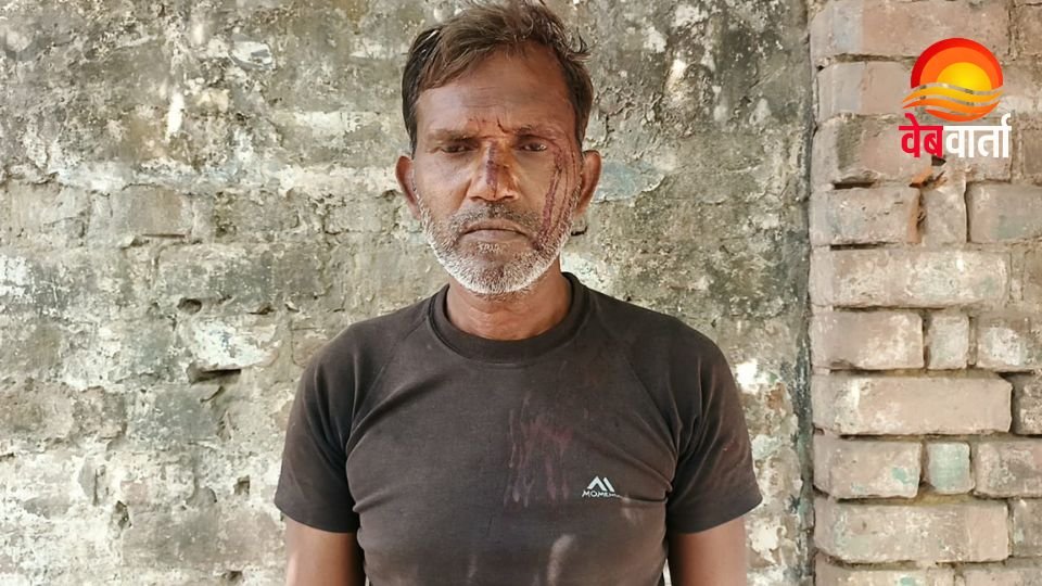 12 Patthar Chowk Bike Clash Incident 12 पत्थर चौराहे पर बाइक टक्कर के बाद मारपीट का वायरल दृश्य