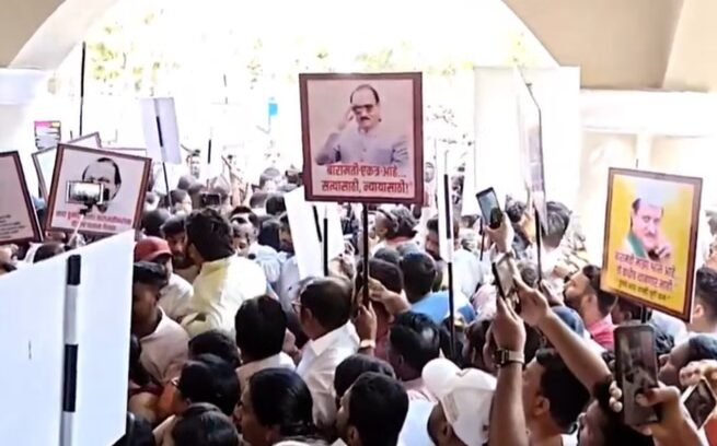 Ajit Pawar Plane Crash: विमान कंपनी के खिलाफ एफआईआर, रोहित Ajit Pawar Plane Crash: विमान कंपनी के खिलाफ एफआईआर, रोहित पवार ने दी शिकायत; कार्यकर्ताओं की उमड़ी भारी भीड़