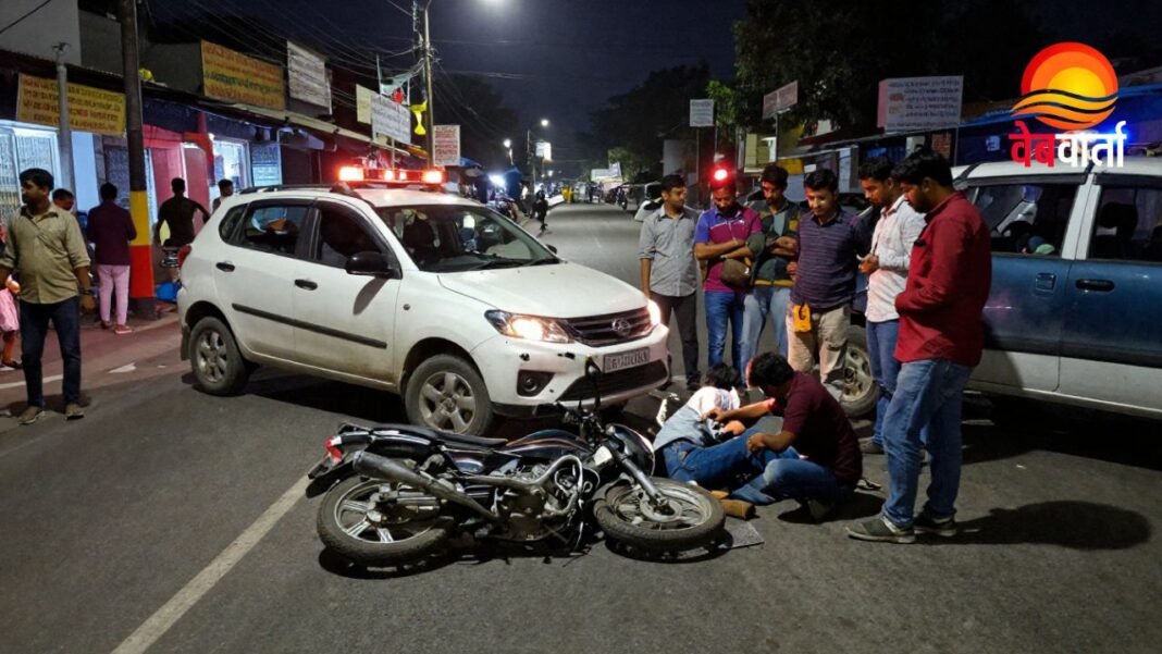 Gauri Bazar Road Accident देवरिया में कार और बाइक की टक्कर में व्यवसायी की मौत