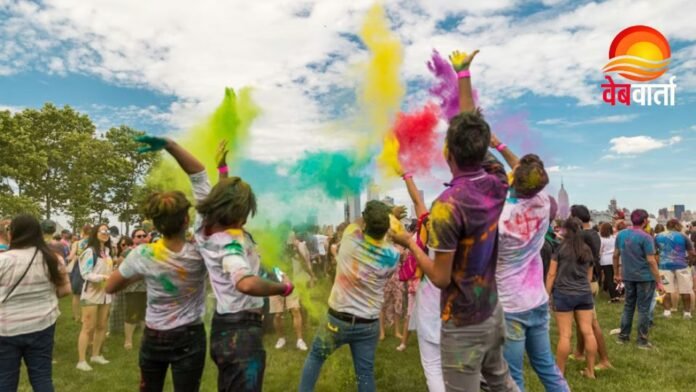 Indian Festival Holi Celebration भारतीय त्योहार होली का पारंपरिक उत्सव
