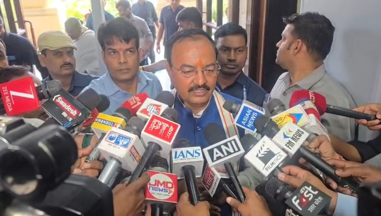 UP: डिप्टी सीएम केशव बोले- समाजवादी पार्टी जनता की सुरक्षा के लिए खतरा है, ये 2027 में समाप्त हो जाएगी