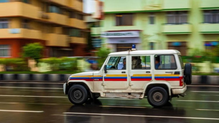 West Bengal: बंगाल के नादिया में अफगान नागरिक गिरफ्तार, बिना West Bengal: बंगाल के नादिया में अफगान नागरिक गिरफ्तार, बिना दस्तावेज भारत में प्रवेश करने की कर रहा था कोशिश