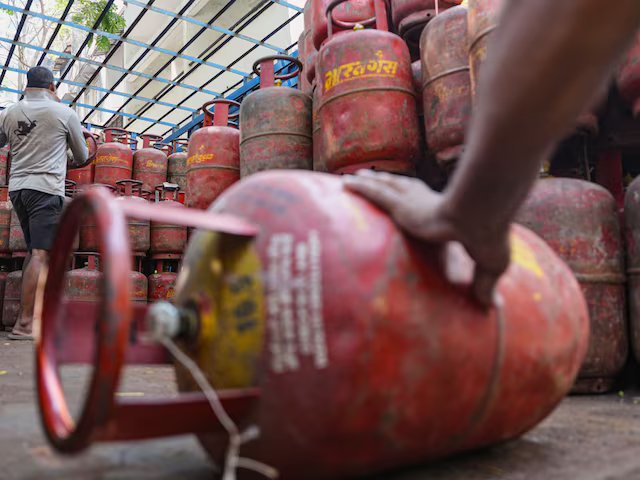 'घरेलू मोर्च पर घबराने की जरूरत नहीं', संसद में शाह-जयशंकर और पुरी की अहम बैठक