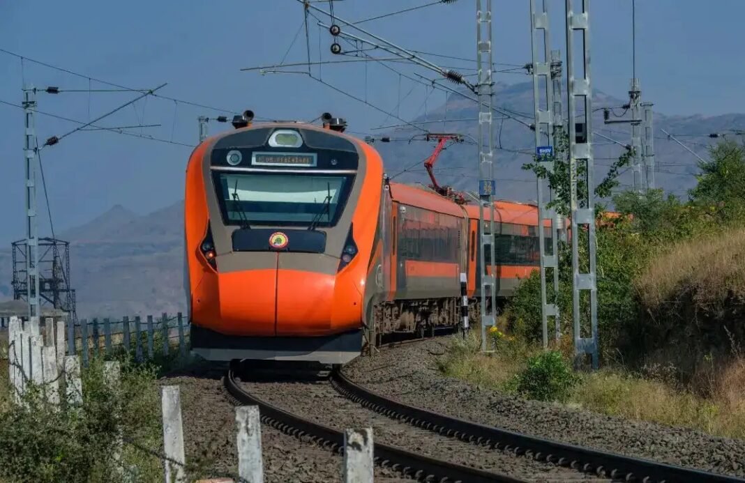 ट्रेन के फर्स्ट क्लास कोच में जिंदगी भर कर पाएंगे फ्री में सफर! रेलवे की इस सुविधा का सिर्फ 'खास' लोगों को मिलेगा फायदा