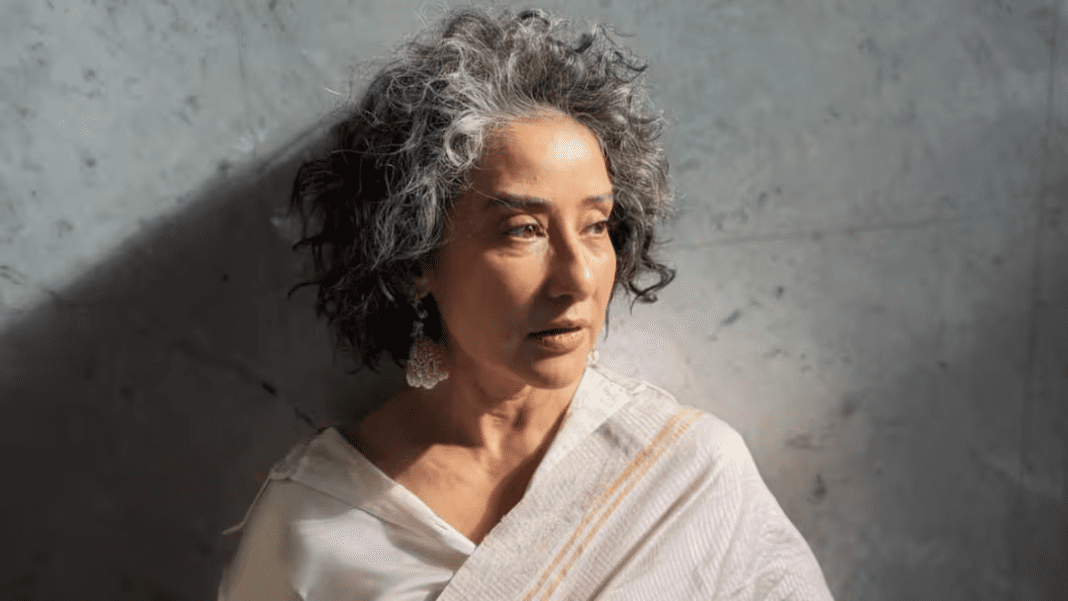 मनीषा कोइराला ने फ्लॉन्ट किए ग्रे हेयर, बोलीं- 'असली रूप मनीषा कोइराला ने फ्लॉन्ट किए ग्रे हेयर, बोलीं- 'असली रूप में रहना अच्छा लगता है'