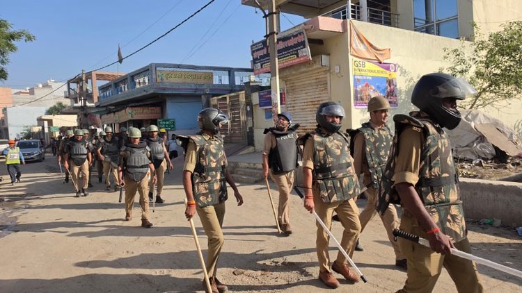 Noida: टेलीग्राम व व्हाट्सएप ग्रुप पर दिशा-निर्देश से नोएडा में भड़का श्रमिकों का प्रदर्शन, जांच में आई तेजी