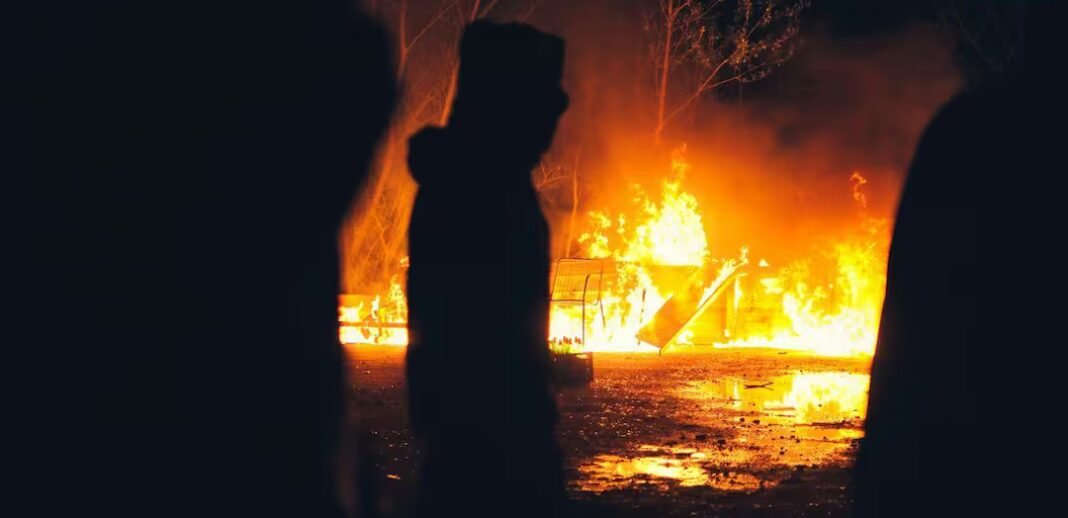 'प्रेमी की आंख पर बांधी पट्टी, किया आग...'देश के IT हब बैंगलोर में रूह कंपा देने वाली वारदात