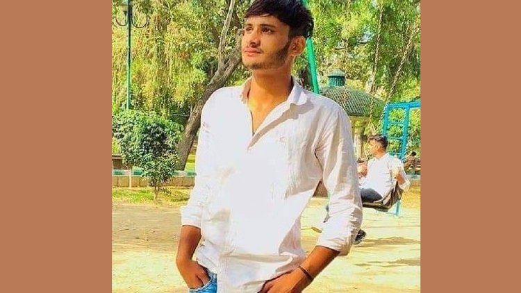 सोनीपत में बदमाशों का आतंक: किस्त कलेक्शन कर लौट रहे सोनीपत में बदमाशों का आतंक: किस्त कलेक्शन कर लौट रहे युवक की बेरहमी से हत्या, 6 हमलावरों ने ताबड़तोड़ वार किए