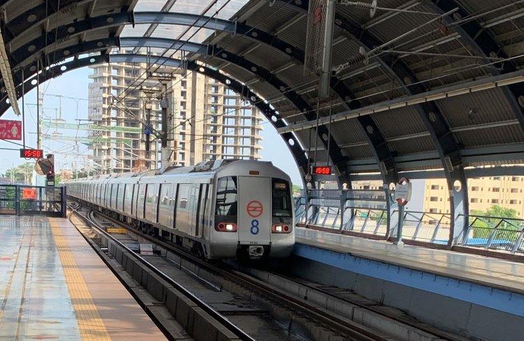 Delhi Metro: मेट्रो में मेक इन इंडिया को बढ़ावा, लगेंगे देशी प्लेटफॉर्म स्क्रीन डोर, DMRC ने जारी किया EOI