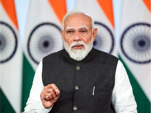 PM मोदी के सपोर्ट में बोलीं दिल्ली सीएम- मेट्रो और PM मोदी के सपोर्ट में बोलीं दिल्ली सीएम- मेट्रो और डीटीसी बसों से करें सफर