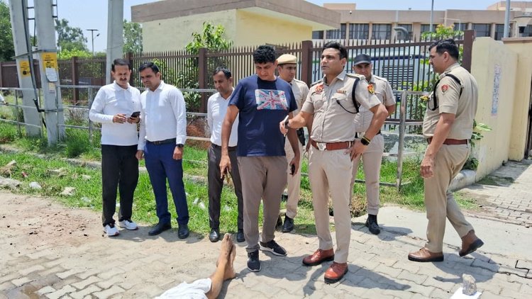 Sonipat: खरखौदा कोर्ट परिसर में दिनदहाड़े हत्या, पेशी पर आए नीरज उर्फ कातिया को गोलियों से भूना