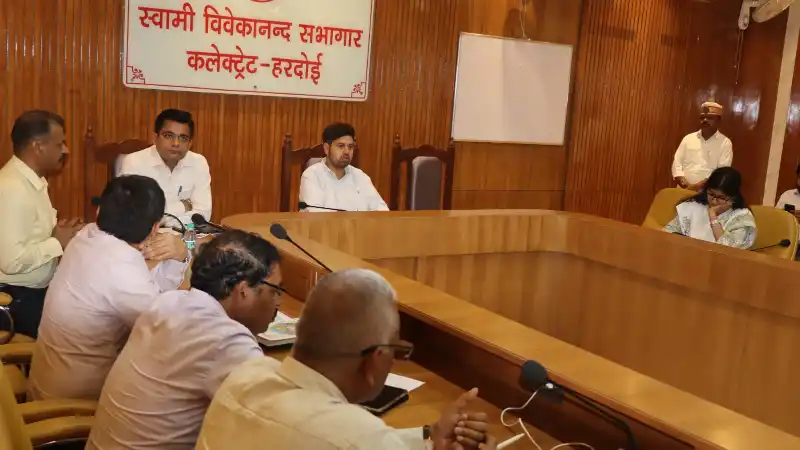 hardoi-development-works-review-dm-instructions-2026