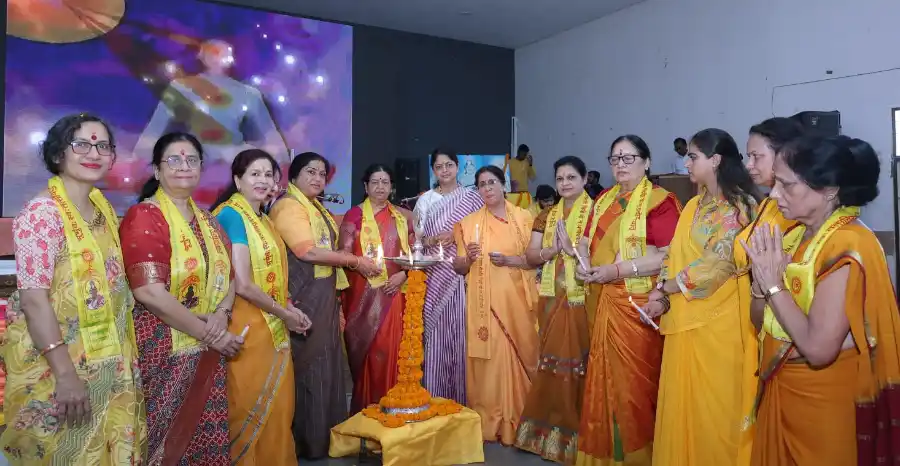 kanpur-bhavi-mata-abhinandan-samaroh-gayatri-parivar
