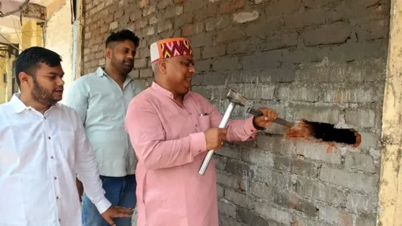 new-ashok-nagar-sealing-stay-relief-shopkeepers