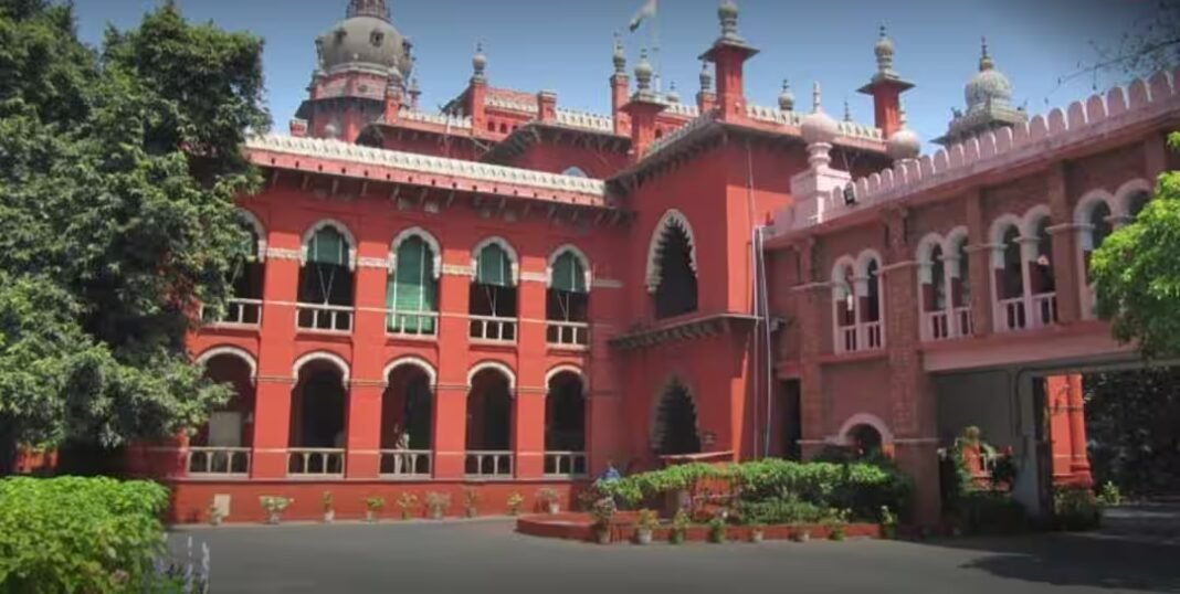 2022 के एआईएडीएमके निष्कासन मामले में याचिका वापस लेने की 2022 के एआईएडीएमके निष्कासन मामले में याचिका वापस लेने की अर्जी, मद्रास HC करेगा सुनवाई
