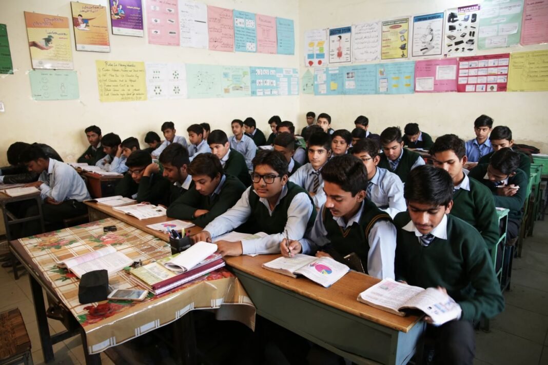 CBSE Three Language Policy Guidelines CBSE Three Language Policy के तहत जारी नई गाइडलाइन और बोर्ड परीक्षा नियम