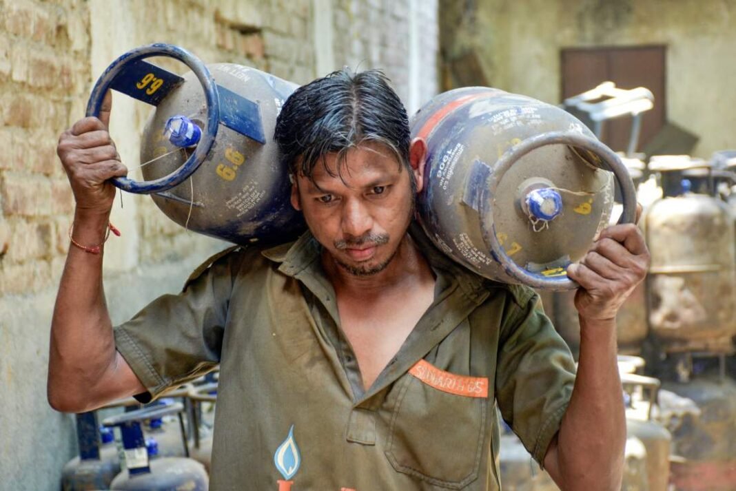 Commercial LPG Supply पर सरकार ने प्रतिबंध हटाकर नॉन-डोमेस्टिक LPG की आपूर्ति बहाल की