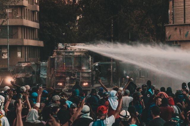 Democracy Violence Constitutional Struggle लोकतंत्र में हिंसा और संवैधानिक संघर्ष पर आधारित विचार लेख