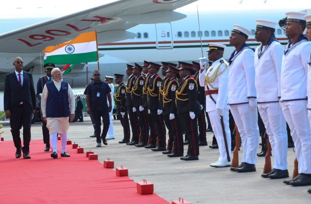 PM Modi Seychelles Visit 2026 PM Modi Seychelles Visit के दौरान सेशेल्स पहुंचने पर प्रधानमंत्री नरेंद्र मोदी का भव्य स्वागत