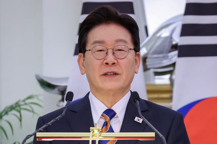 South Korea AI Chip Mega Plan South Korea AI Chip Mega Plan featuring semiconductor hub, AI data centres and technology investment