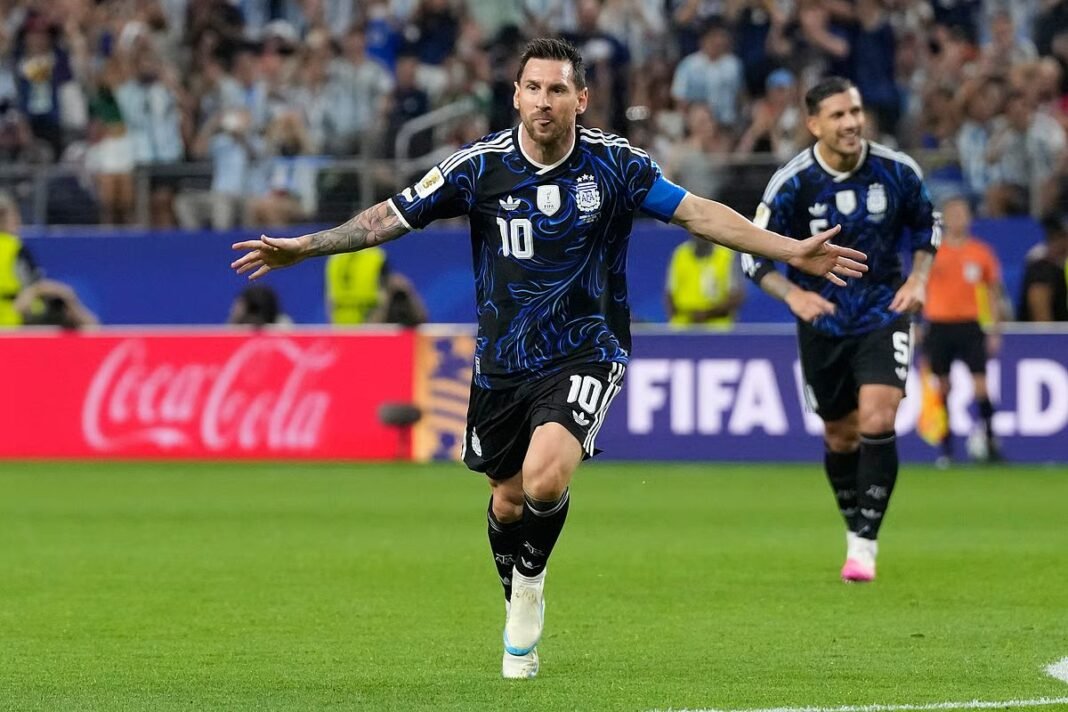 Lionel Messi World Cup Record Lionel Messi World Cup Record के तहत मेस्सी लगातार सात विश्व कप मैचों में गोल करने वाले पहले खिलाड़ी बने