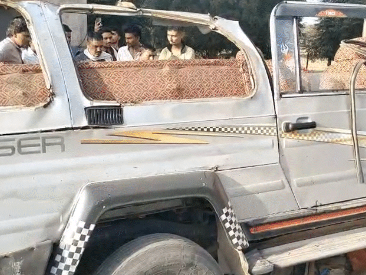 तीन गाड़ियां टकराई, खाटूश्यामजी जा रहे 3 की मौत: टक्कर तीन गाड़ियां टकराई, खाटूश्यामजी जा रहे 3 की मौत: टक्कर के बाद सड़क किनारे होटल में घुसी श्रद्धालुओं की गाड़ी, 9 घायल - Chomu News