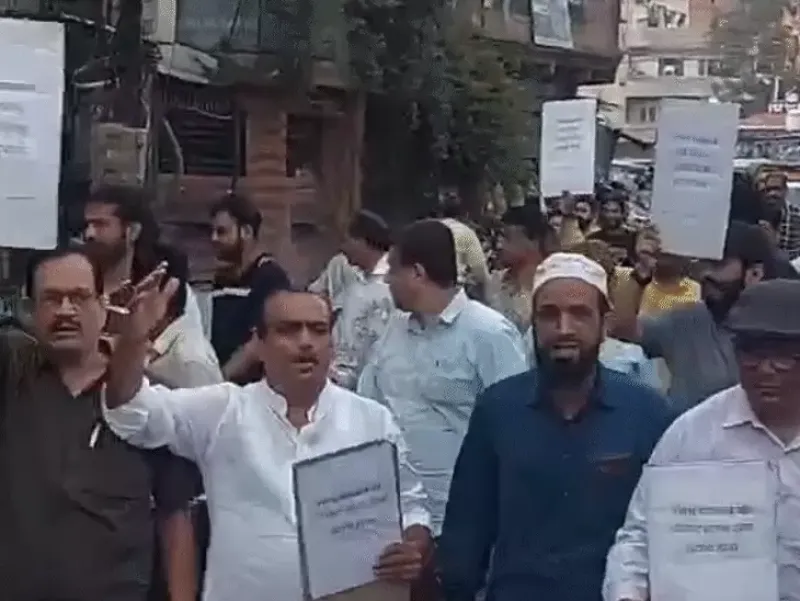 bhopal-moti-masjid-barricade-removal-traders-rally-protest भोपाल: मोती मस्जिद बैरिकेड हटाने की मांग पर व्यापारियों की रैली, 7 अगस्त से आंदोलन की चेतावनी
