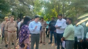 हरदोई में बाढ़ प्रभावित क्षेत्रों का डीएम ने किया निरीक्षण, राहत कार्यों की ली जानकारी 1 WhatsApp Image 2026 09 28 at 5.59.35 PM