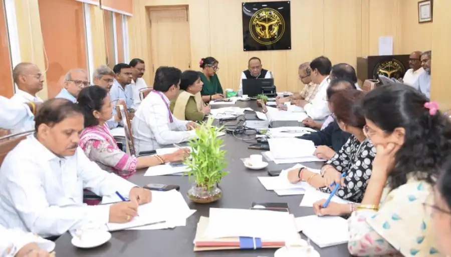up-free-sanitary-napkins-girls-menstrual-hygiene-policy यूपी में कक्षा 6 से 12 तक छात्राओं को मुफ्त सैनिटरी नैपकिन, स्कूल से बाहर किशोरियों को भी लाभ