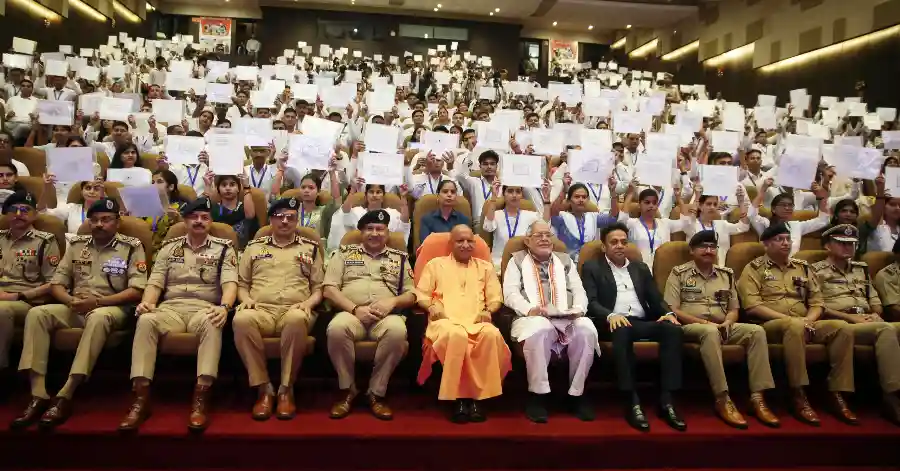 up-police-recruitment-selected-candidates-appointment-letter-yogi-adityanath काबिलियत के दम पर मिली खाकी, नवचयनित अभ्यर्थियों का सपना हुआ साकार