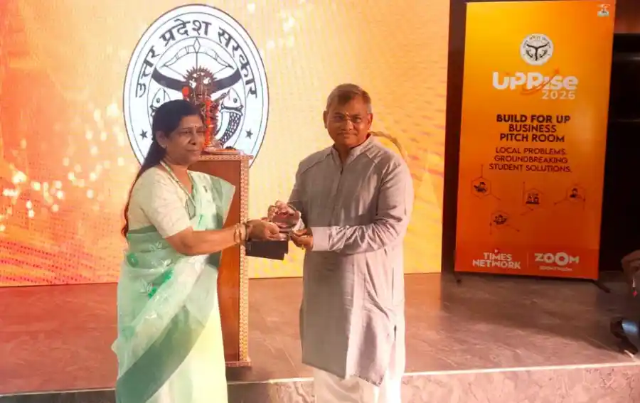 up-rise-yuva-shakti-think-tank-shubhvari-chauhan-startup-award यूपी राइज युवा शक्ति थिंक टैंक में शुभावरी चौहान का स्टार्टअप अव्वल, जीता 25 हजार रुपये का पुरस्कार