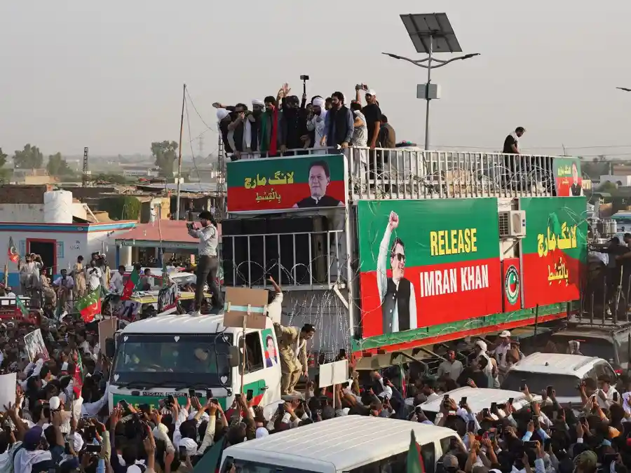 imran-khan-release-pti-protest-pakistan-long-march इमरान खान की रिहाई के लिए पाकिस्तान में बड़ा प्रदर्शन, हजारों समर्थक सड़कों पर